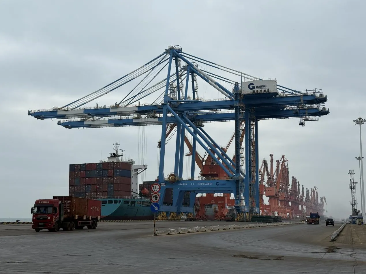 北部湾港前三季度集装箱吞吐量稳健增添，，，，打造高效益物流新通道